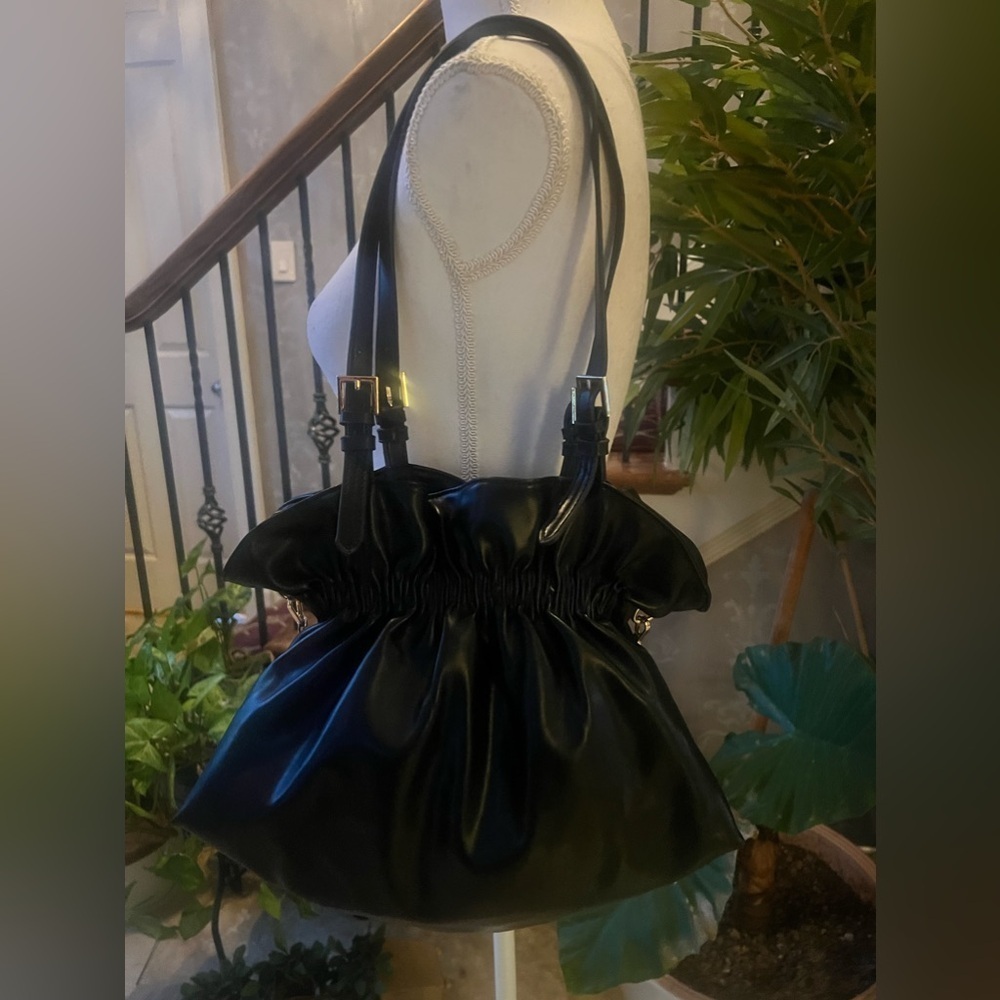 Ladies dress black bag. No brand brand new. Never used. NWOT. Black and gold. - Picture 4 of 15